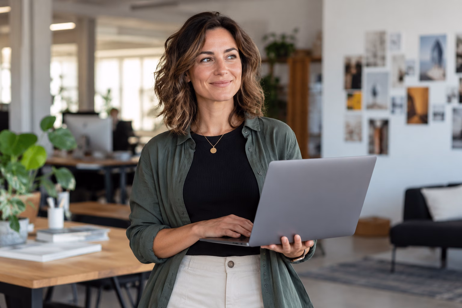 Profesional de marketing en una agencia creativa